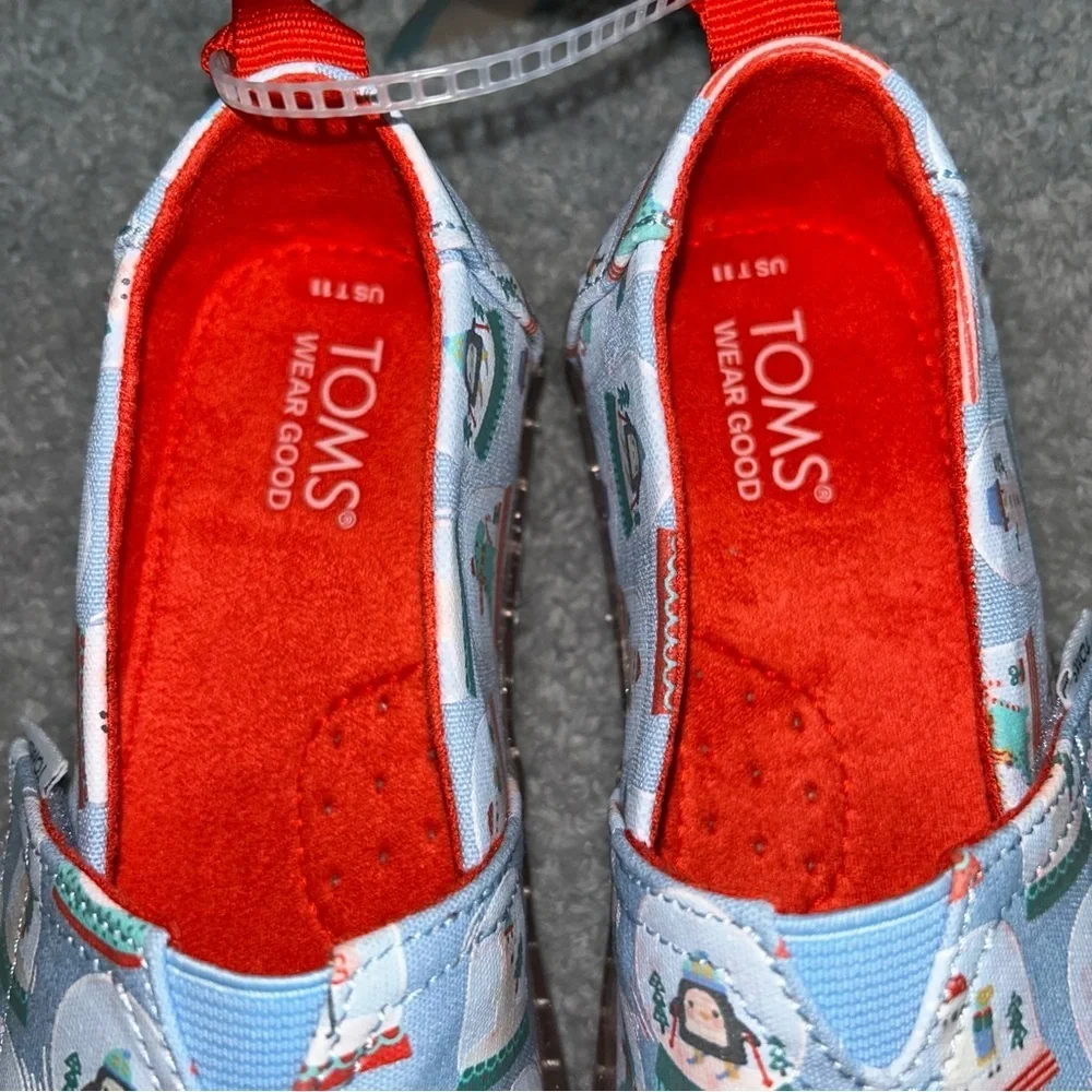 TOMS Kids Snow Globe Moccasins - Light Blue and Red